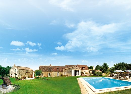 Gîte ou maison Le Chant des Oiseaux, naussannes 24440