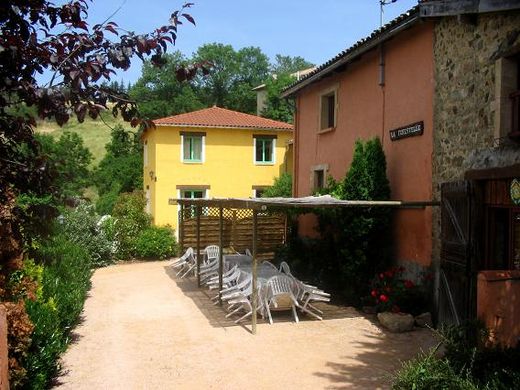 Gîte ou maison La Forestelle, saint cyr le chatoux 69870