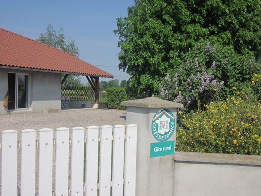 Gîte ou maison Le Clos du Tilleul, saint martin le chatel 01310