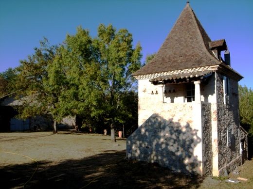 Gîte ou maison Le Pigeonnier de Gariabal, saint nazaire de valentane 82190