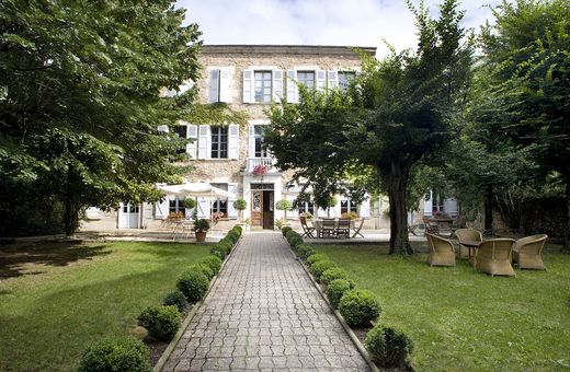 Gîte ou maison Le Claux de la Bastide, villefranche de rouergue 12200